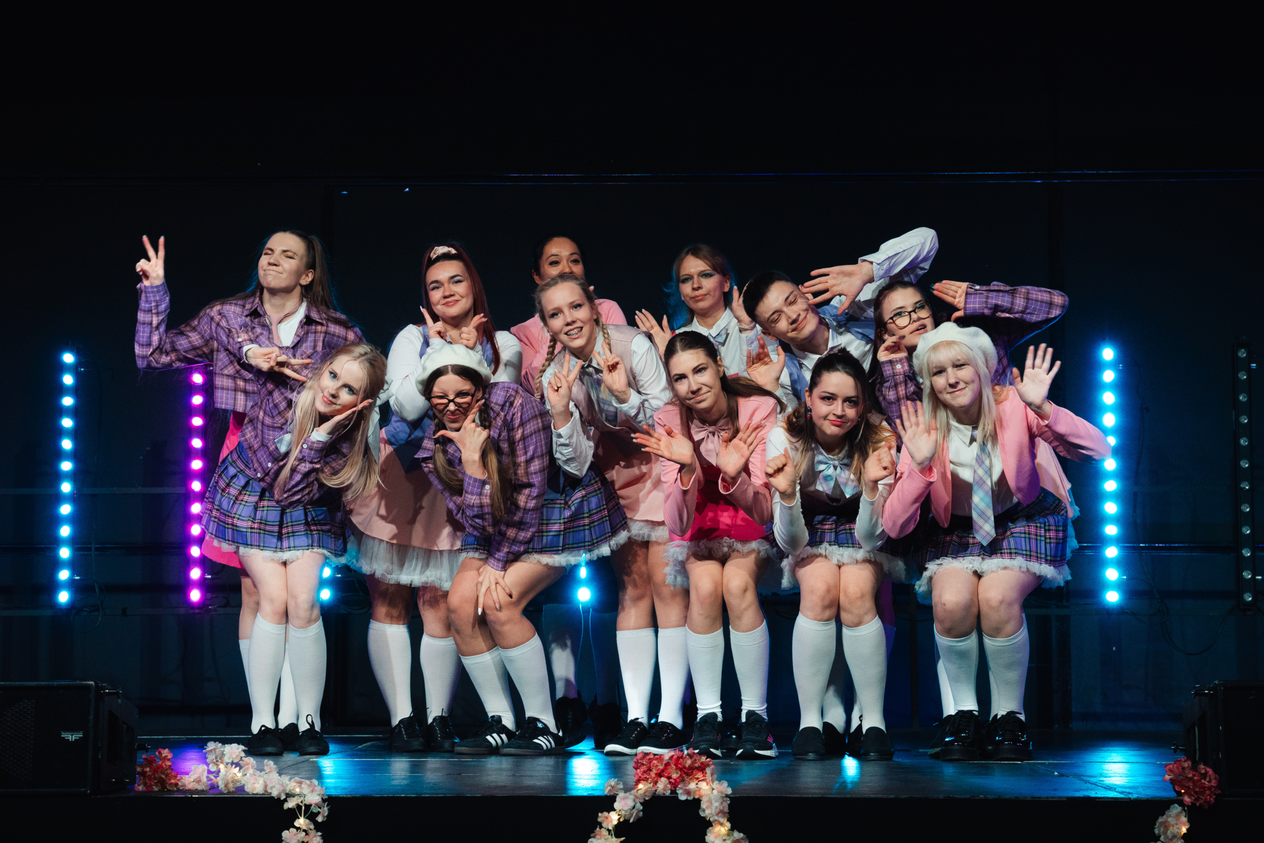 UNI+ED K-pop tantsutiimi lavaline esinemine Eestis